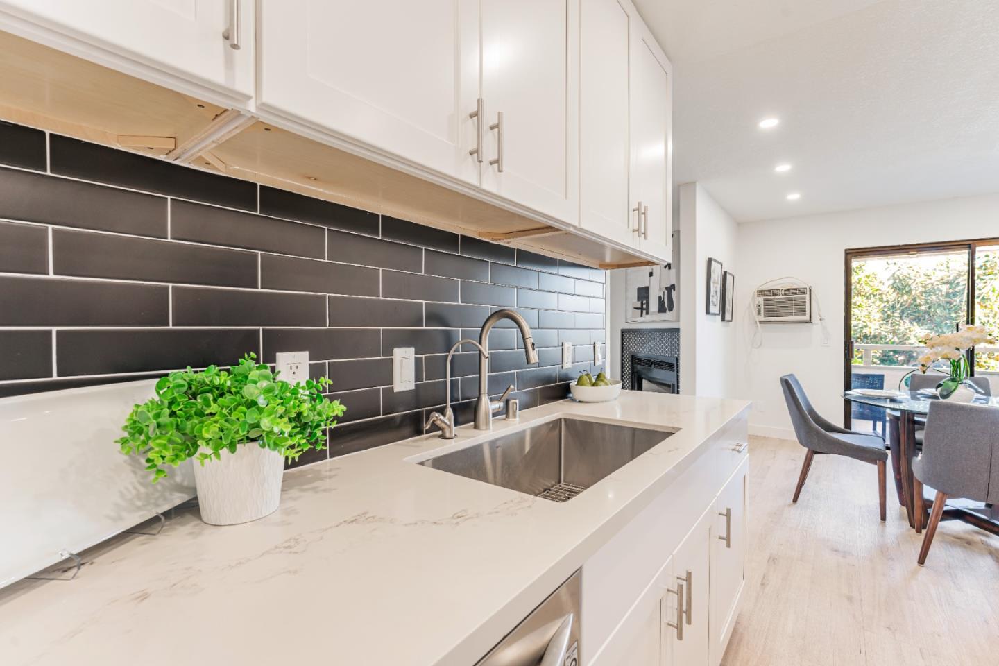 Detail Gallery Image 13 of 45 For 2077 Washington Ave #302,  San Leandro,  CA 94577 - 2 Beds | 2 Baths