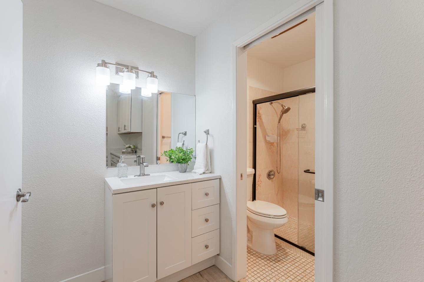 Detail Gallery Image 30 of 45 For 2077 Washington Ave #302,  San Leandro,  CA 94577 - 2 Beds | 2 Baths