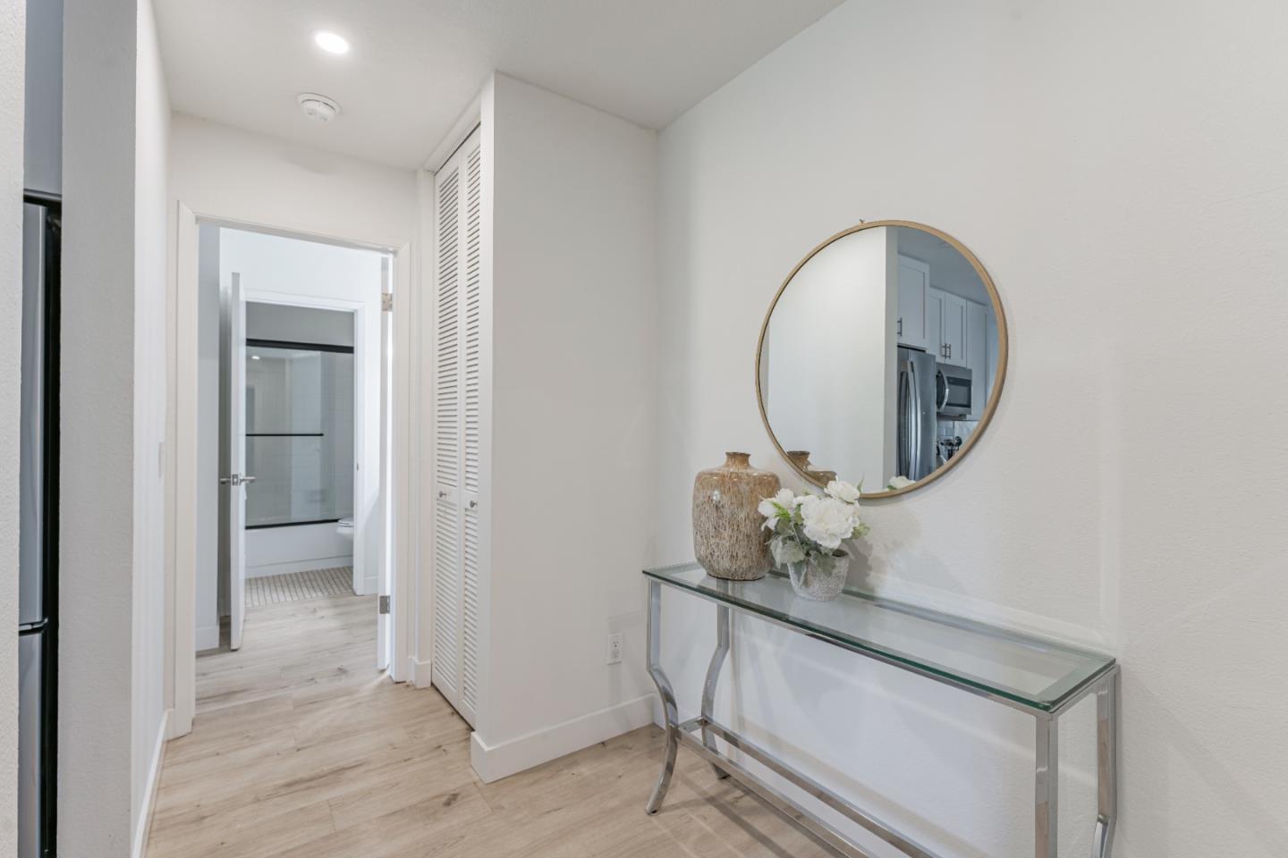 Detail Gallery Image 5 of 45 For 2077 Washington Ave #302,  San Leandro,  CA 94577 - 2 Beds | 2 Baths
