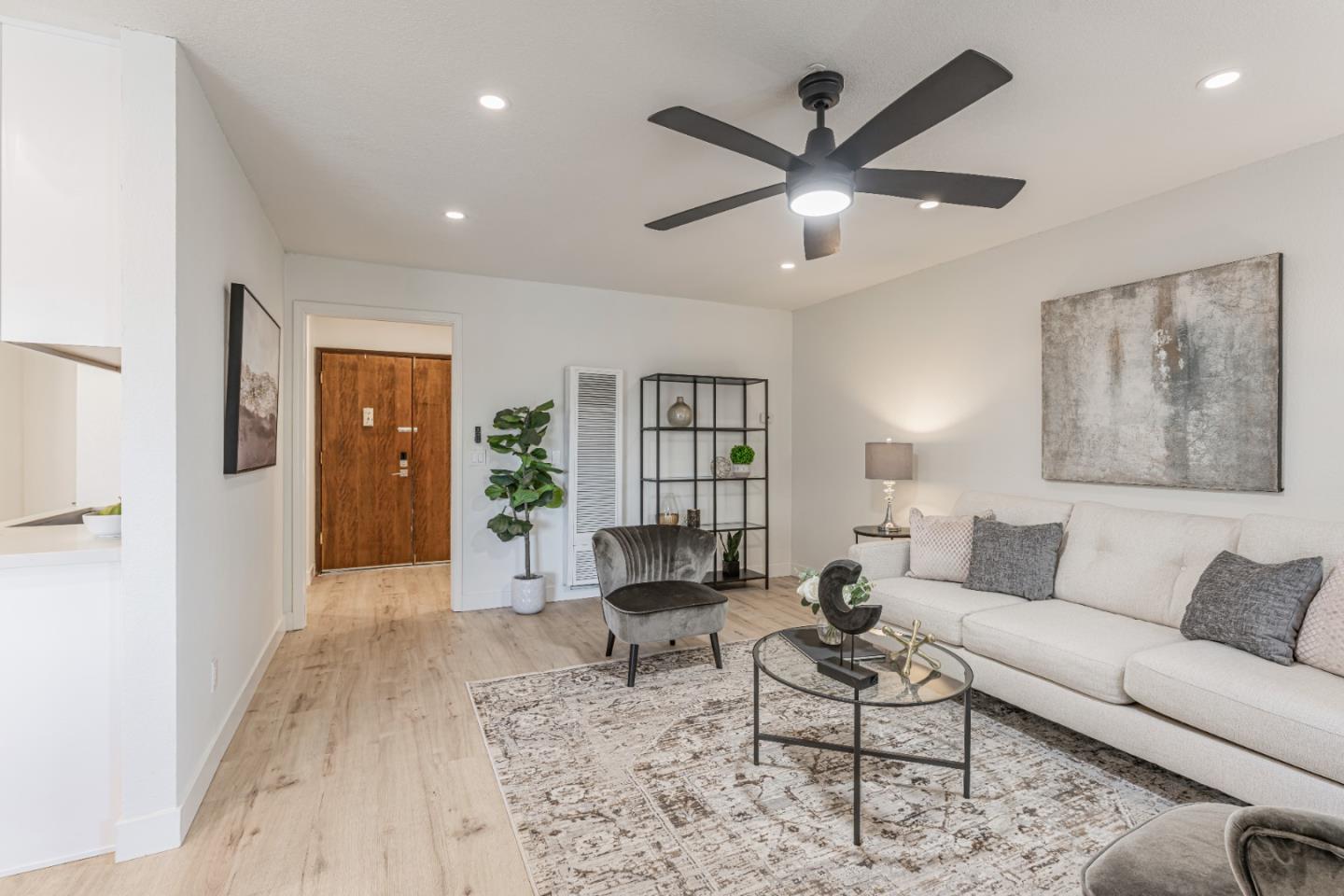 Detail Gallery Image 9 of 45 For 2077 Washington Ave #302,  San Leandro,  CA 94577 - 2 Beds | 2 Baths