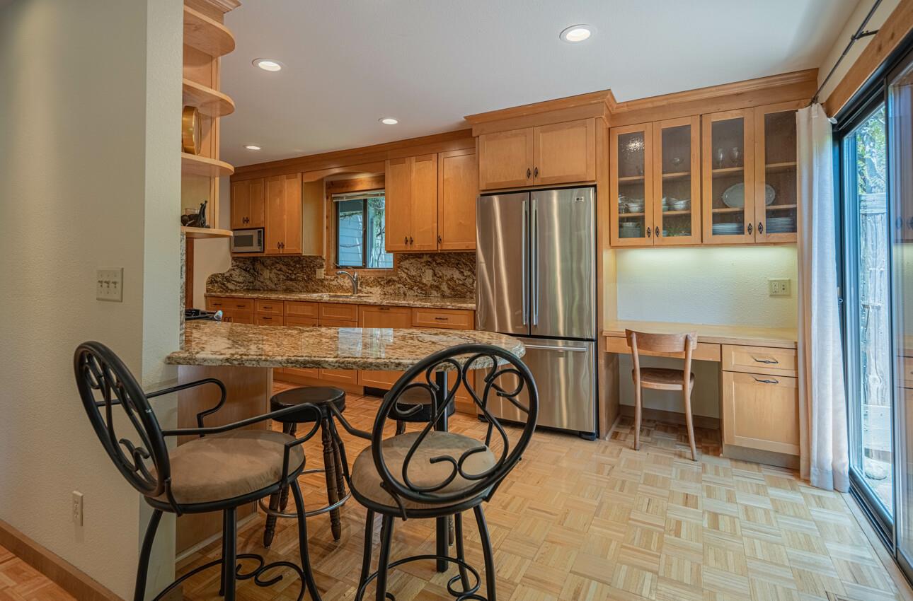 Detail Gallery Image 10 of 28 For 20 Woodside Pl, Carmel Valley,  CA 93924 - 2 Beds | 2 Baths