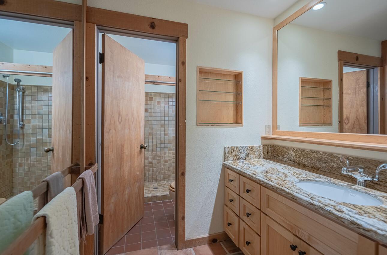 Detail Gallery Image 15 of 28 For 20 Woodside Pl, Carmel Valley,  CA 93924 - 2 Beds | 2 Baths
