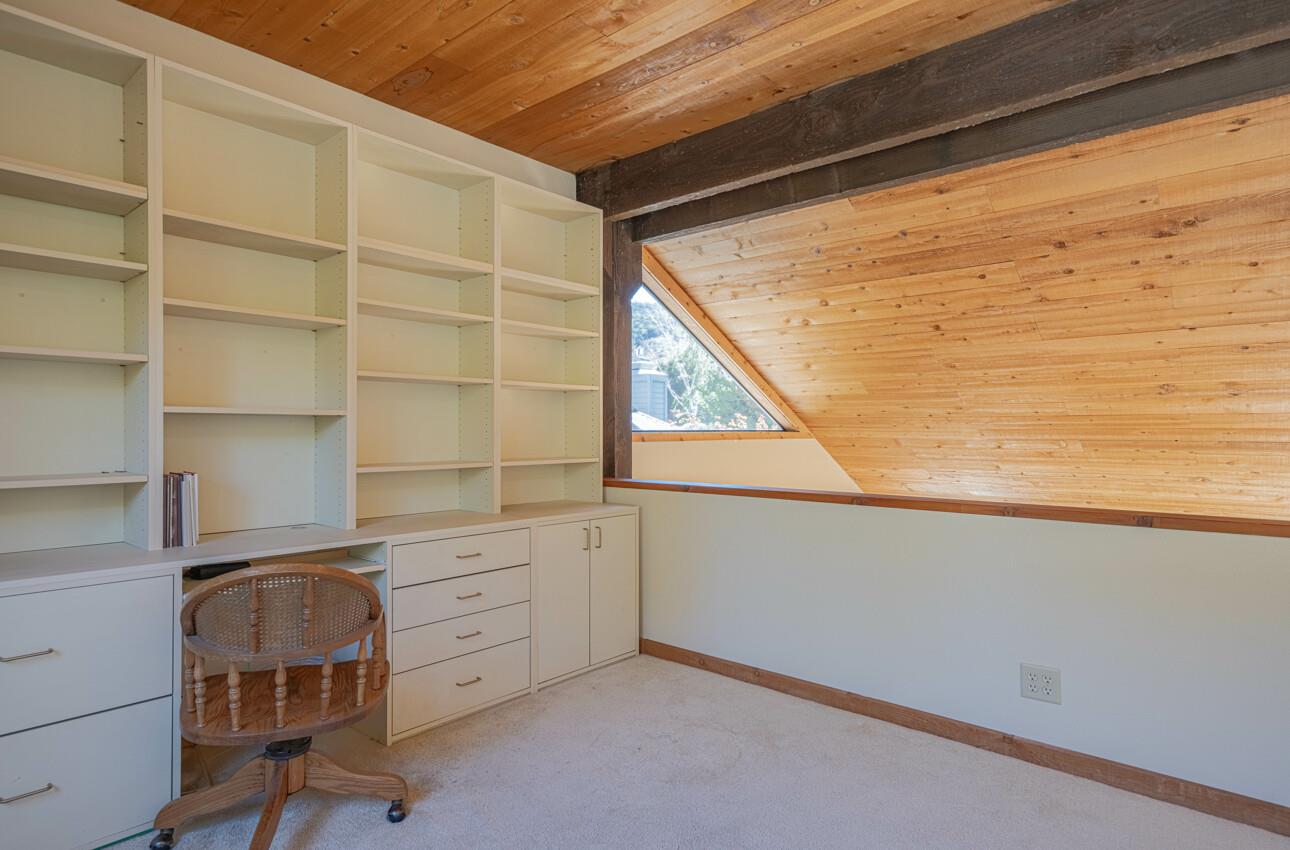 Detail Gallery Image 19 of 28 For 20 Woodside Pl, Carmel Valley,  CA 93924 - 2 Beds | 2 Baths