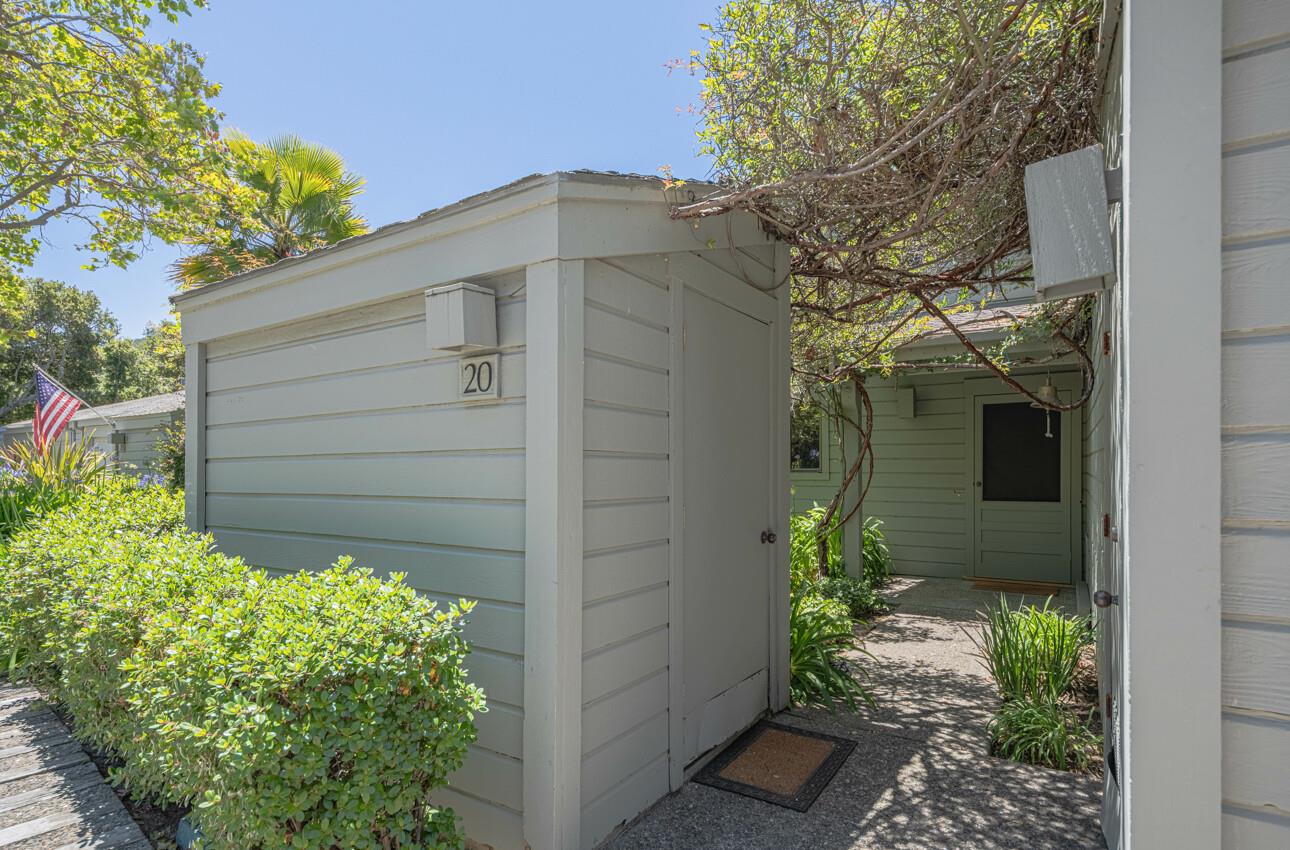 Detail Gallery Image 2 of 28 For 20 Woodside Pl, Carmel Valley,  CA 93924 - 2 Beds | 2 Baths