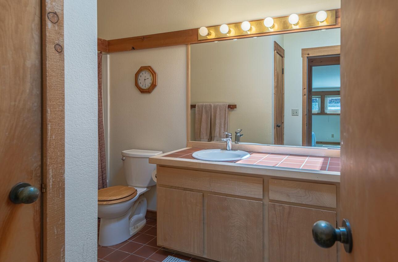 Detail Gallery Image 20 of 28 For 20 Woodside Pl, Carmel Valley,  CA 93924 - 2 Beds | 2 Baths