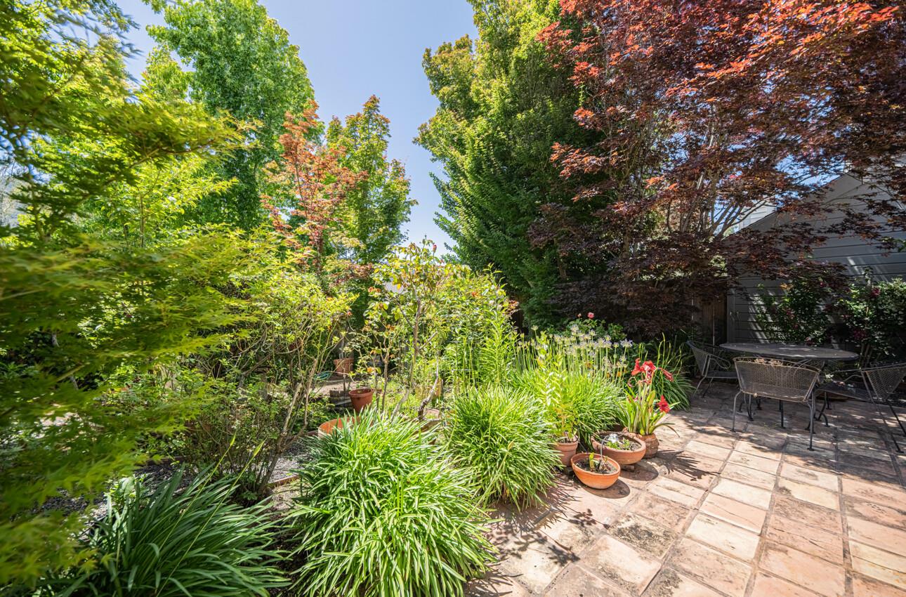 Detail Gallery Image 22 of 28 For 20 Woodside Pl, Carmel Valley,  CA 93924 - 2 Beds | 2 Baths