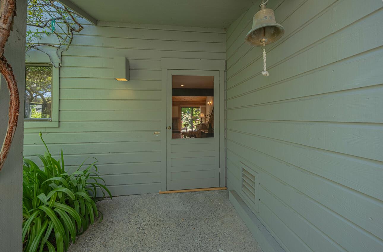 Detail Gallery Image 3 of 28 For 20 Woodside Pl, Carmel Valley,  CA 93924 - 2 Beds | 2 Baths