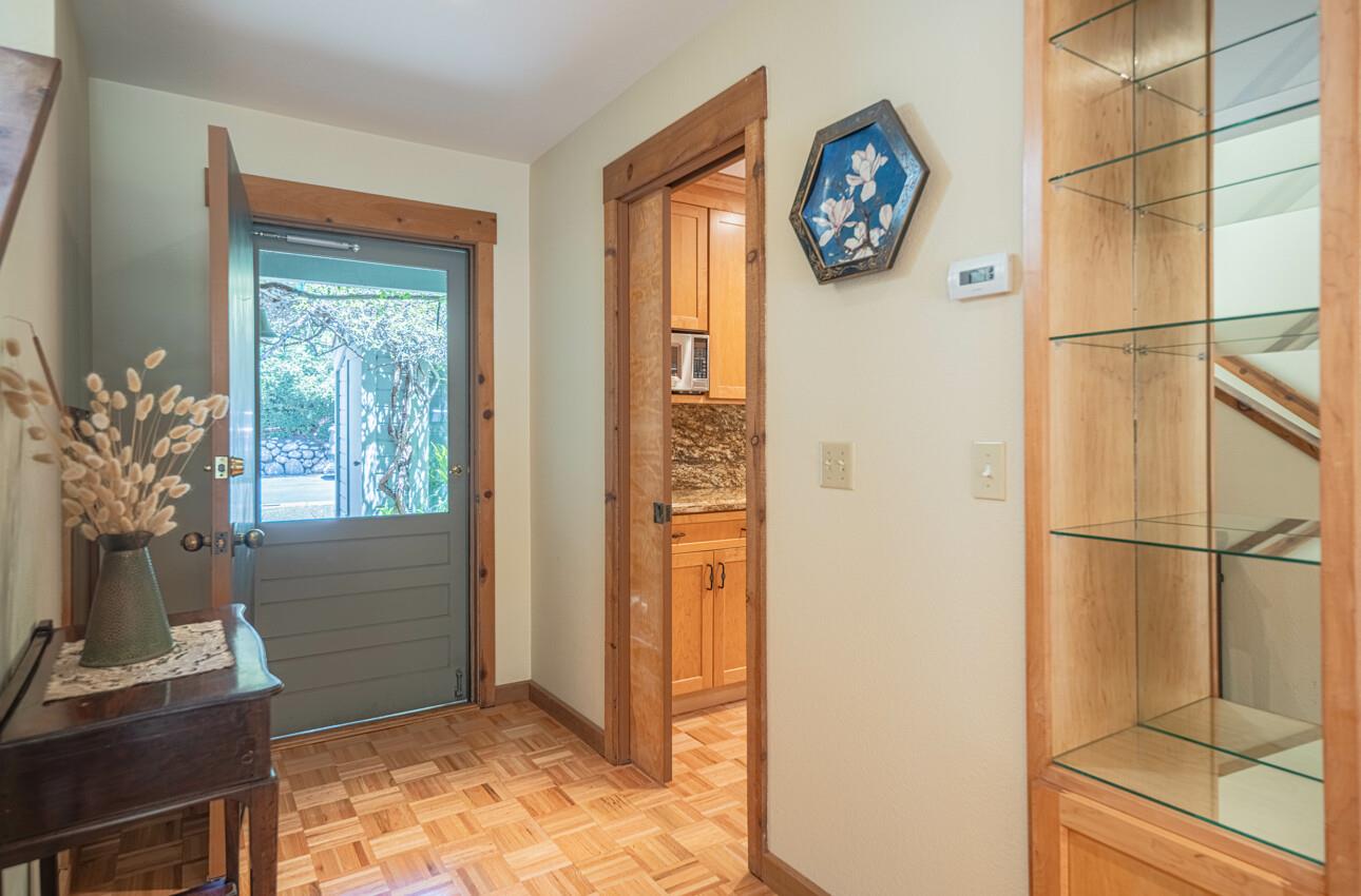 Detail Gallery Image 4 of 28 For 20 Woodside Pl, Carmel Valley,  CA 93924 - 2 Beds | 2 Baths