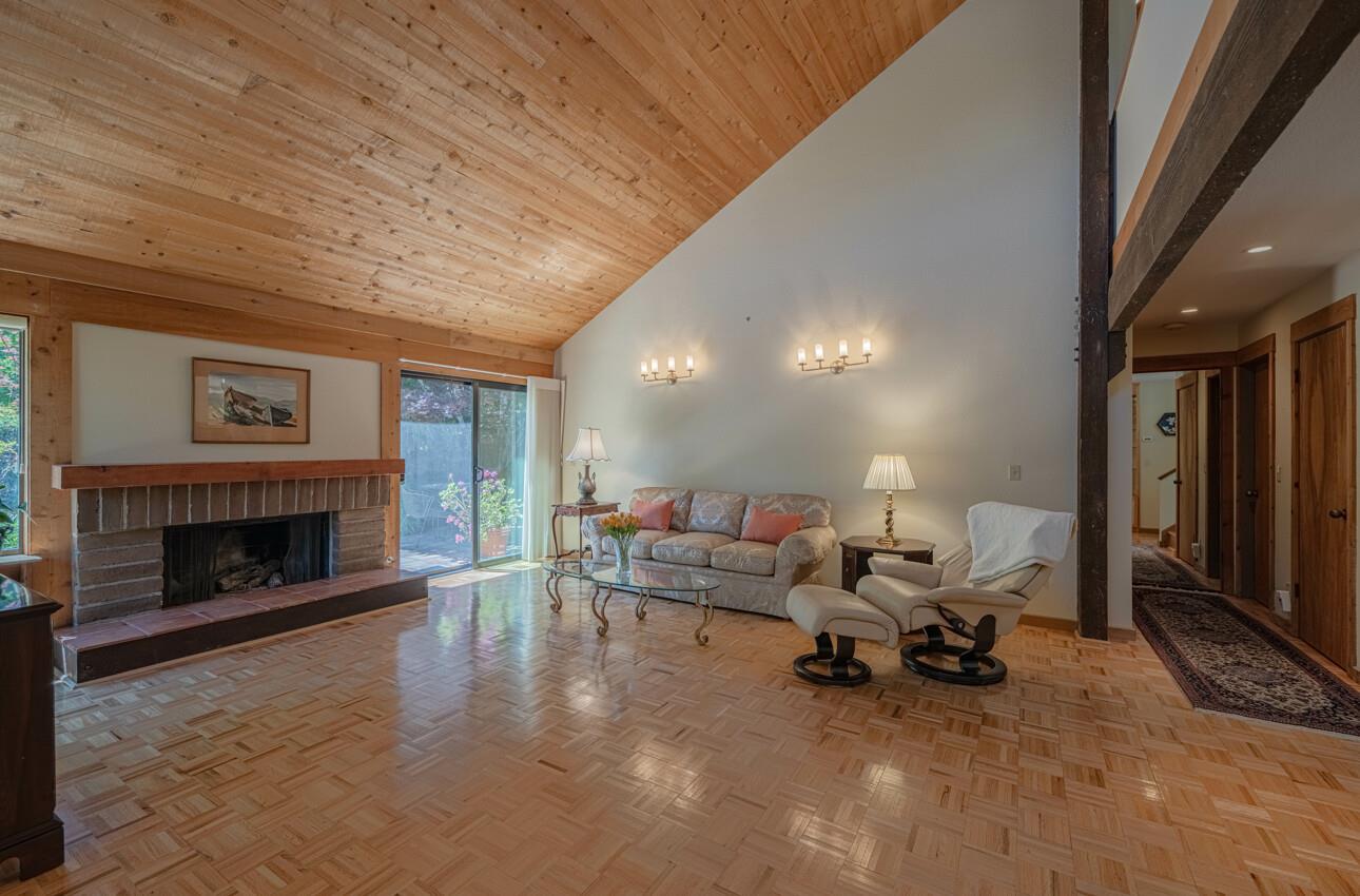 Detail Gallery Image 6 of 28 For 20 Woodside Pl, Carmel Valley,  CA 93924 - 2 Beds | 2 Baths