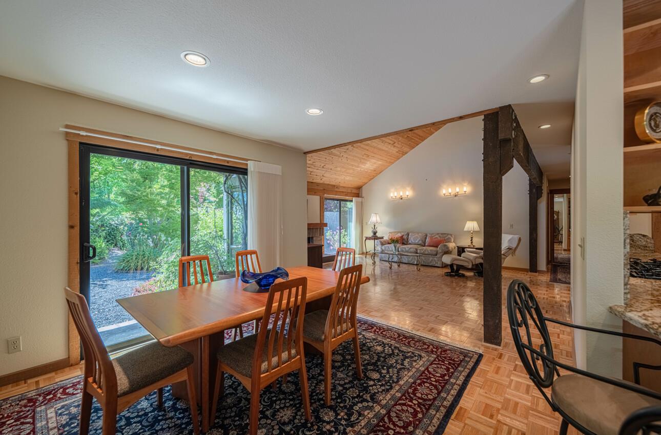 Detail Gallery Image 8 of 28 For 20 Woodside Pl, Carmel Valley,  CA 93924 - 2 Beds | 2 Baths