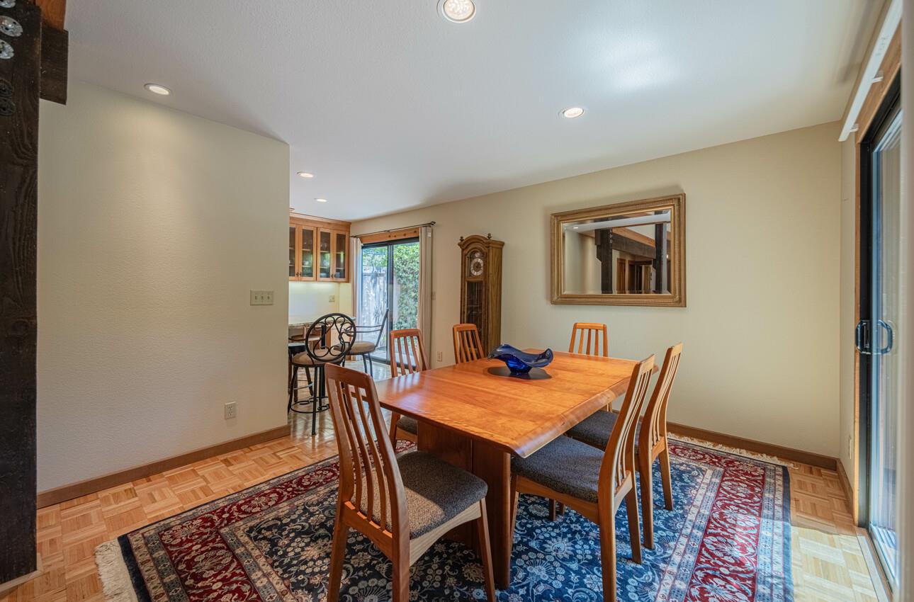 Detail Gallery Image 9 of 28 For 20 Woodside Pl, Carmel Valley,  CA 93924 - 2 Beds | 2 Baths