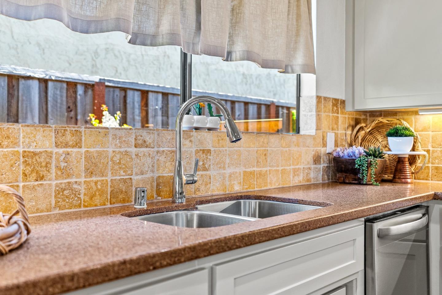 Detail Gallery Image 16 of 47 For 14530 De Anza Ct, Morgan Hill,  CA 95037 - 3 Beds | 2 Baths