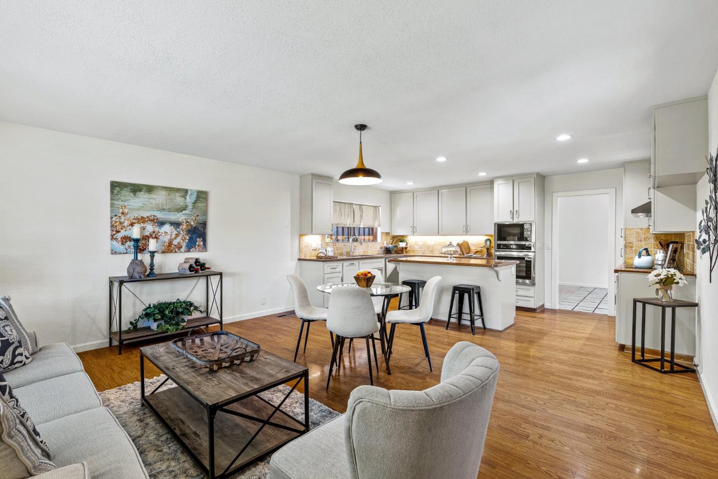 Detail Gallery Image 18 of 47 For 14530 De Anza Ct, Morgan Hill,  CA 95037 - 3 Beds | 2 Baths