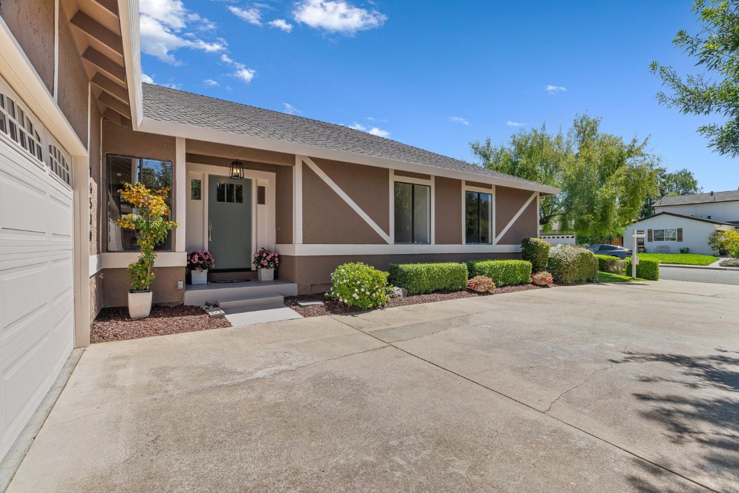 Detail Gallery Image 2 of 47 For 14530 De Anza Ct, Morgan Hill,  CA 95037 - 3 Beds | 2 Baths