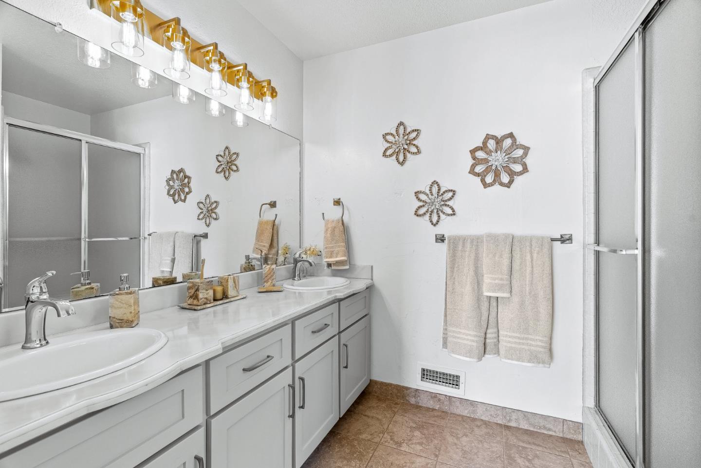 Detail Gallery Image 36 of 47 For 14530 De Anza Ct, Morgan Hill,  CA 95037 - 3 Beds | 2 Baths