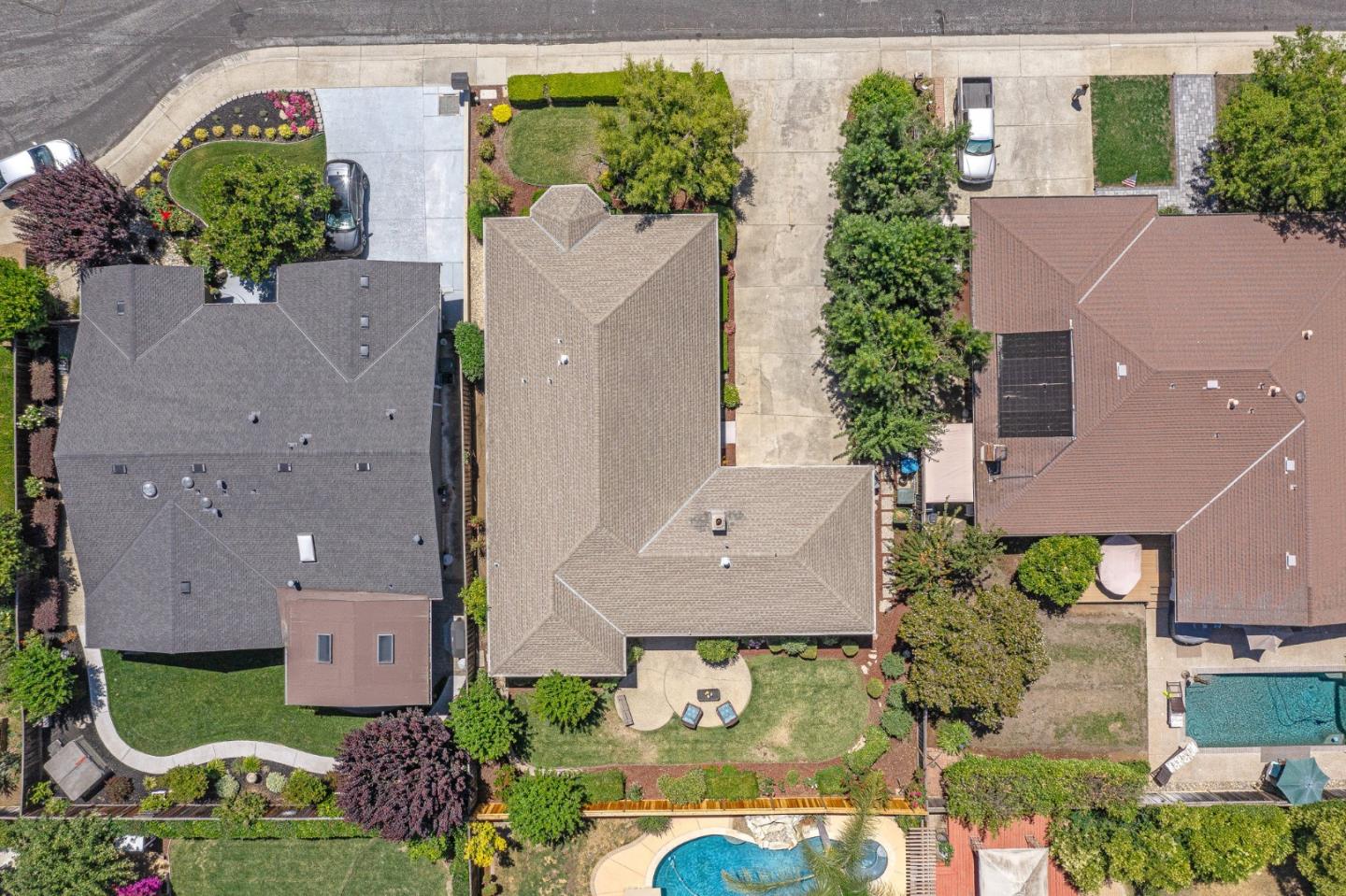 Detail Gallery Image 40 of 47 For 14530 De Anza Ct, Morgan Hill,  CA 95037 - 3 Beds | 2 Baths
