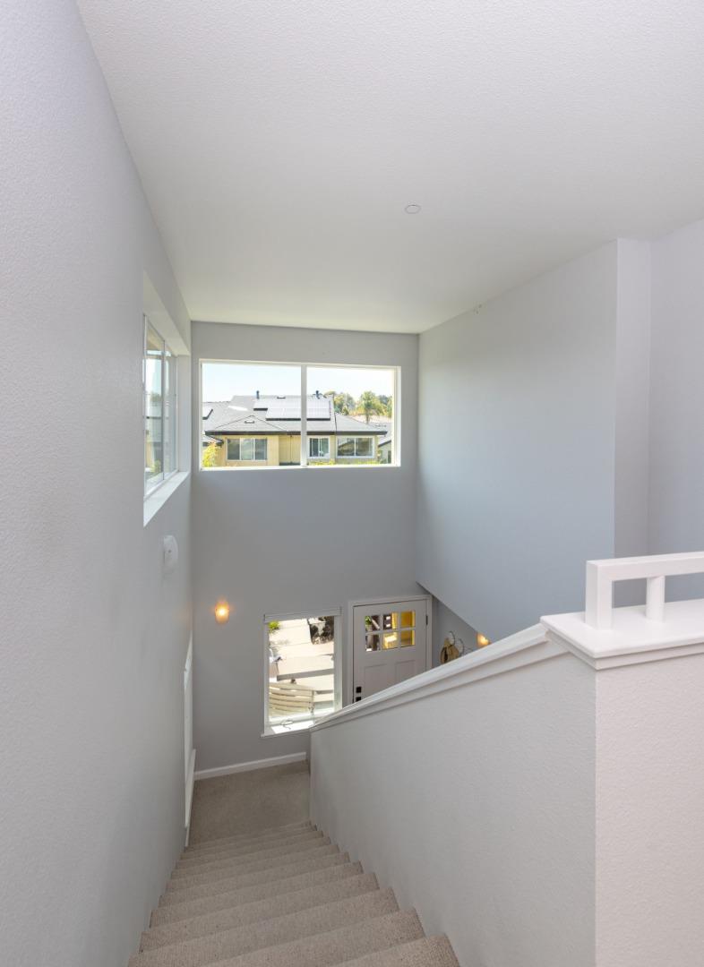 Detail Gallery Image 16 of 31 For 120 Fife Ln, Aptos,  CA 95003 - 3 Beds | 2/1 Baths