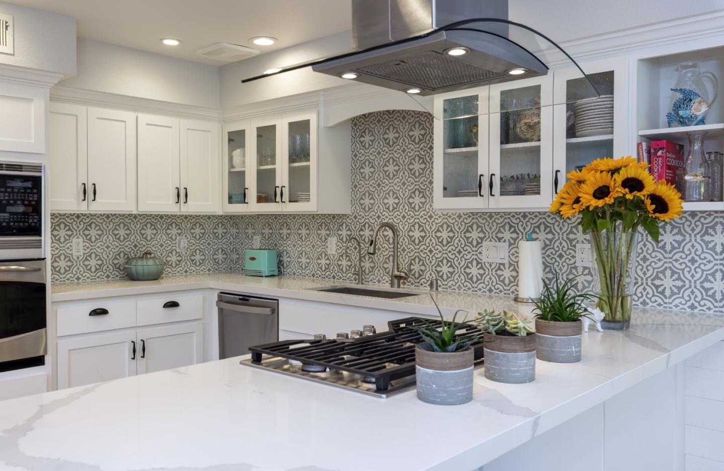 Detail Gallery Image 6 of 31 For 120 Fife Ln, Aptos,  CA 95003 - 3 Beds | 2/1 Baths
