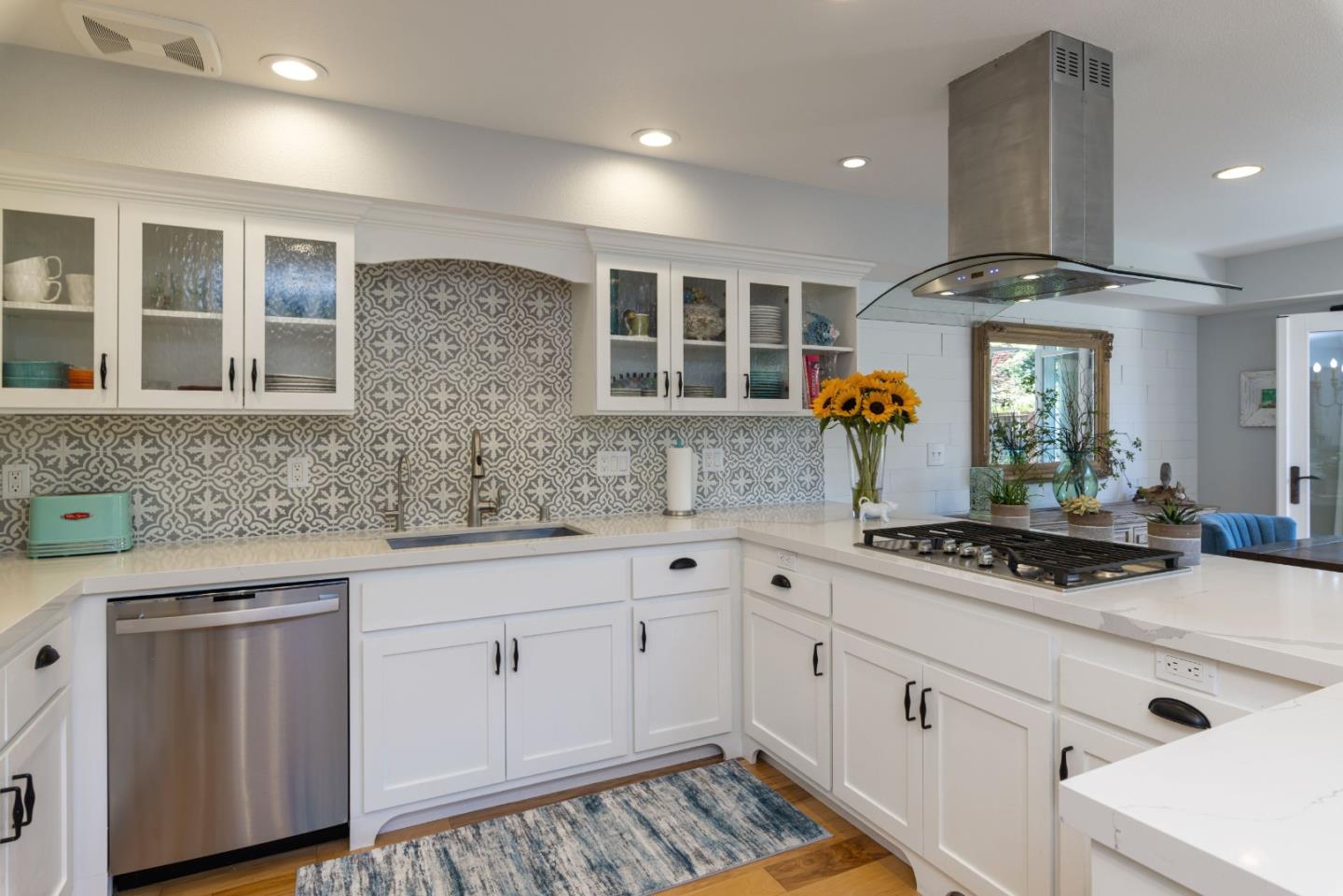 Detail Gallery Image 7 of 31 For 120 Fife Ln, Aptos,  CA 95003 - 3 Beds | 2/1 Baths