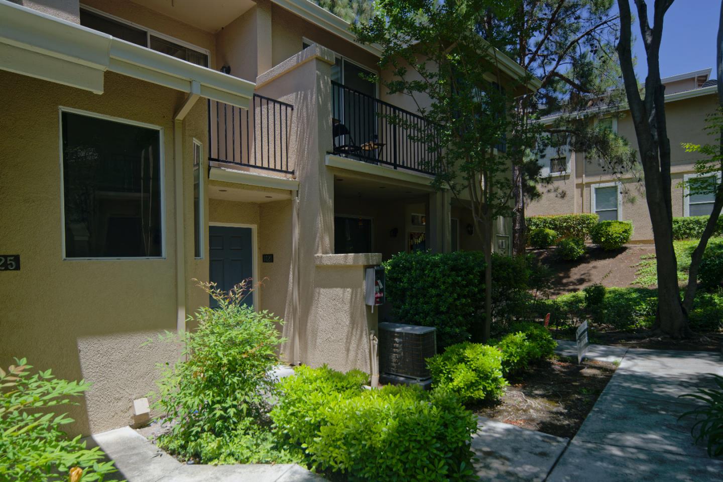 Detail Gallery Image 2 of 25 For 1021 Chagall Way, San Jose,  CA 95138 - 1 Beds | 1/1 Baths
