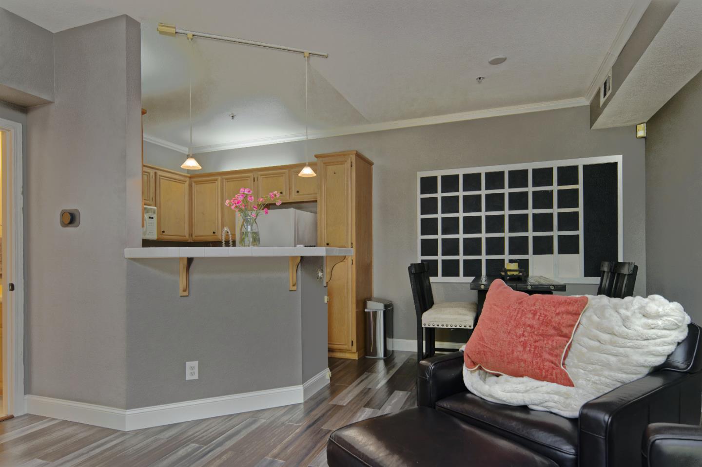 Detail Gallery Image 9 of 25 For 1021 Chagall Way, San Jose,  CA 95138 - 1 Beds | 1/1 Baths