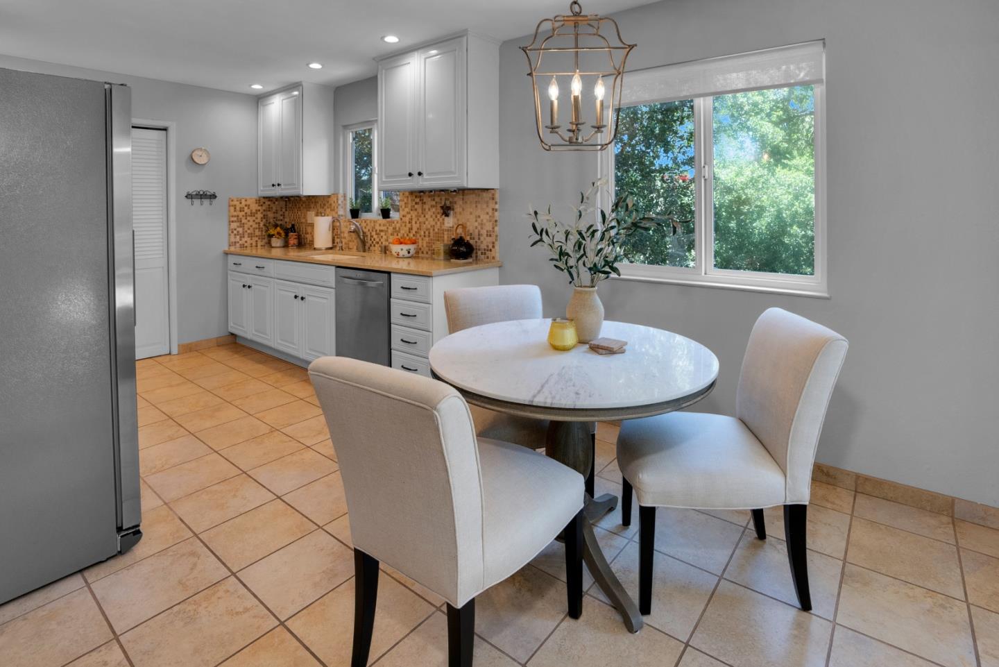 Detail Gallery Image 10 of 29 For 455 San Bernabe Dr, Monterey,  CA 93940 - 3 Beds | 2 Baths