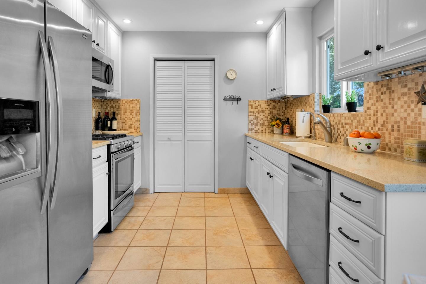 Detail Gallery Image 15 of 29 For 455 San Bernabe Dr, Monterey,  CA 93940 - 3 Beds | 2 Baths