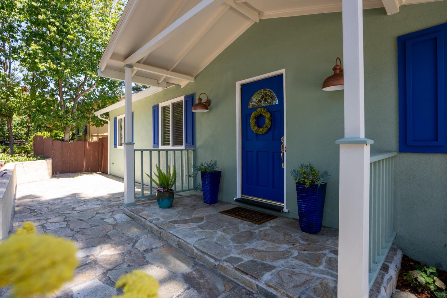 Detail Gallery Image 4 of 29 For 455 San Bernabe Dr, Monterey,  CA 93940 - 3 Beds | 2 Baths
