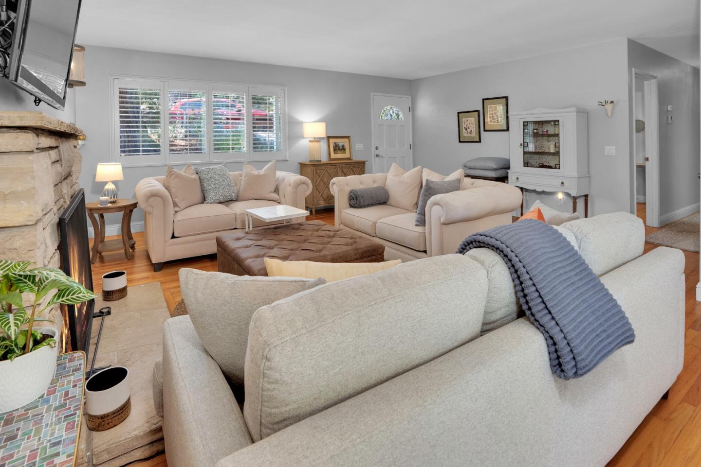 Detail Gallery Image 7 of 29 For 455 San Bernabe Dr, Monterey,  CA 93940 - 3 Beds | 2 Baths