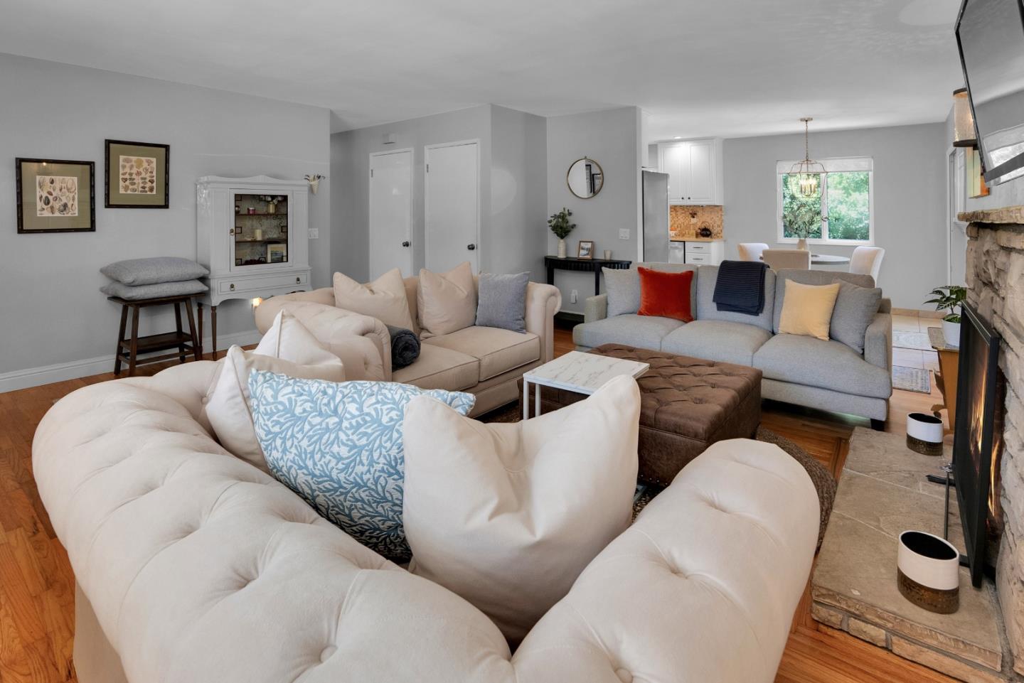 Detail Gallery Image 9 of 29 For 455 San Bernabe Dr, Monterey,  CA 93940 - 3 Beds | 2 Baths