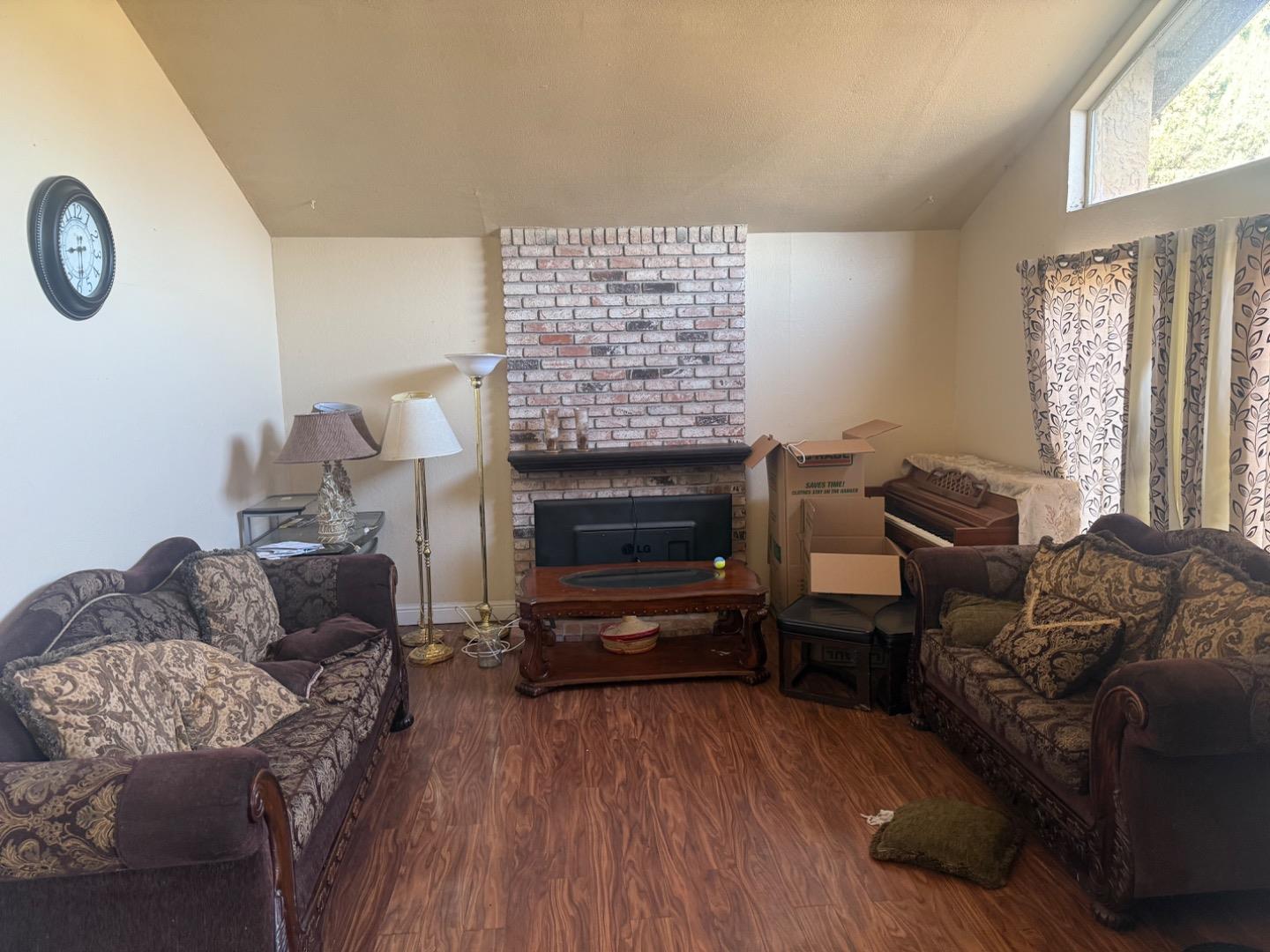 Detail Gallery Image 3 of 14 For 3359 Rocky Mountain Dr, San Jose,  CA 95127 - 3 Beds | 2 Baths