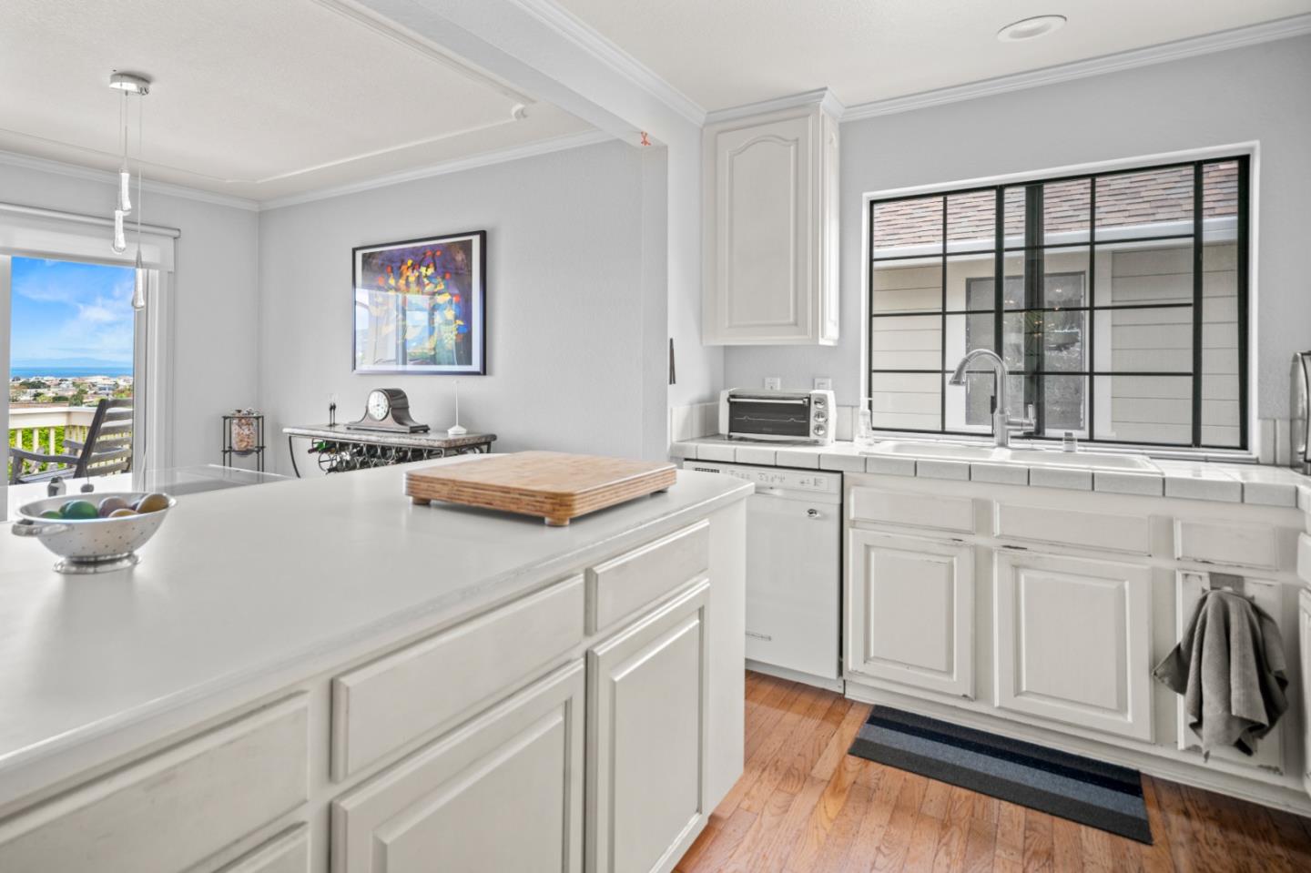 Detail Gallery Image 10 of 40 For 1051 Highlander Dr, Seaside,  CA 93955 - 2 Beds | 2/1 Baths