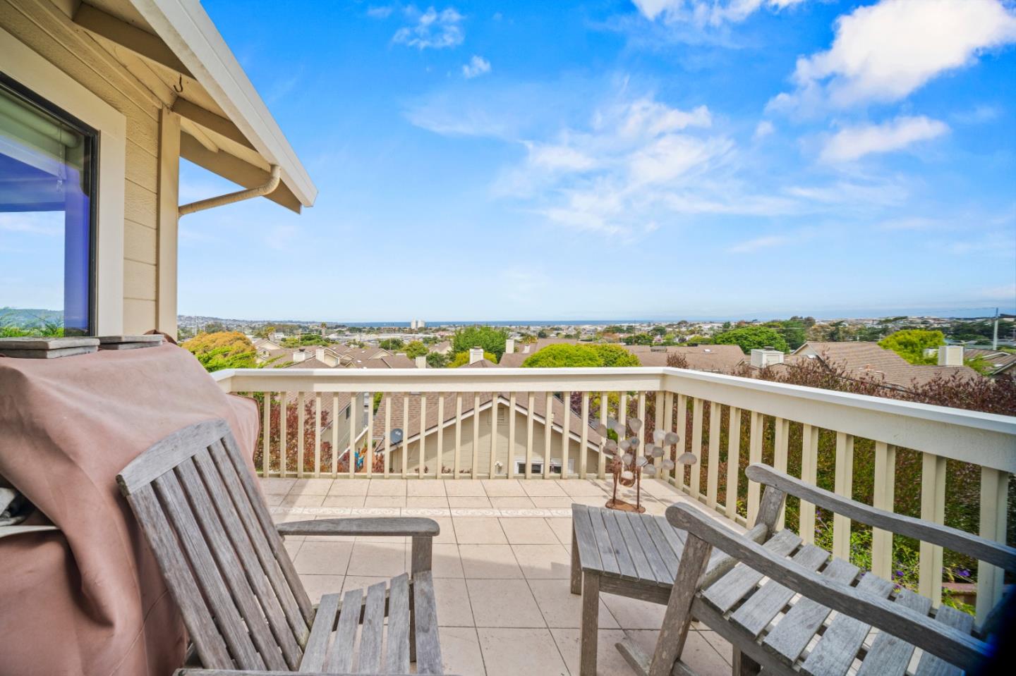 Detail Gallery Image 11 of 40 For 1051 Highlander Dr, Seaside,  CA 93955 - 2 Beds | 2/1 Baths
