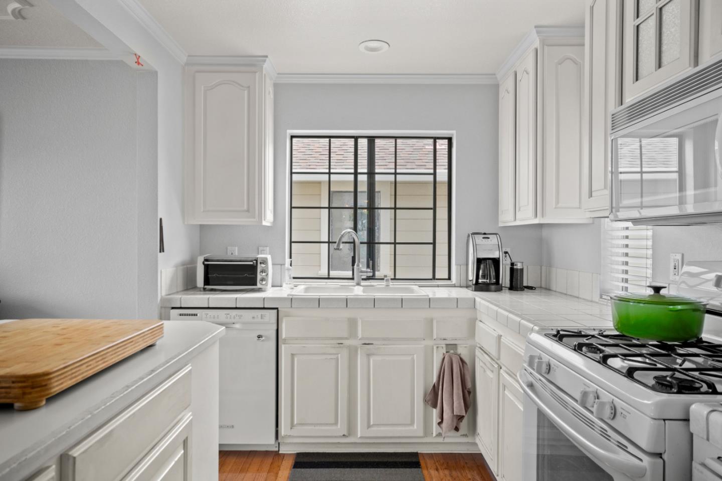 Detail Gallery Image 7 of 40 For 1051 Highlander Dr, Seaside,  CA 93955 - 2 Beds | 2/1 Baths