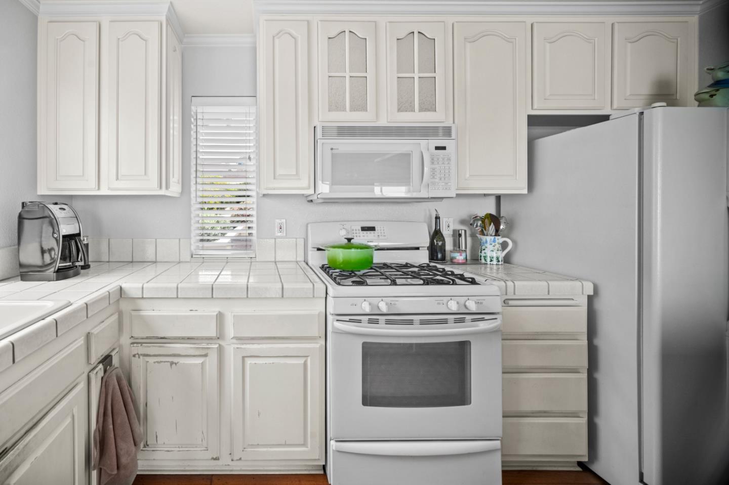 Detail Gallery Image 9 of 40 For 1051 Highlander Dr, Seaside,  CA 93955 - 2 Beds | 2/1 Baths