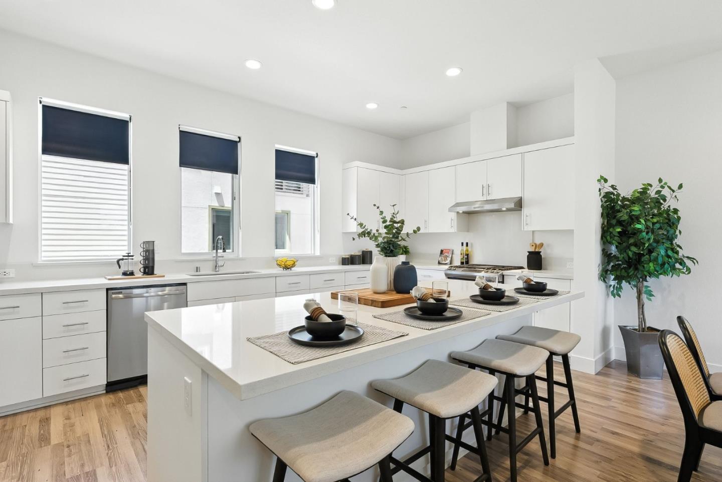 Detail Gallery Image 10 of 30 For 7997 Regional Cmn, Dublin,  CA 94568 - 2 Beds | 2/1 Baths