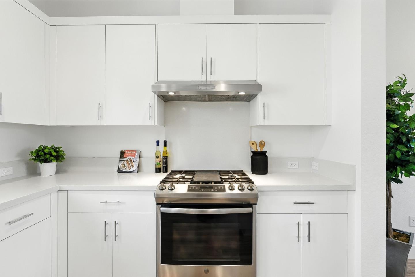 Detail Gallery Image 11 of 30 For 7997 Regional Cmn, Dublin,  CA 94568 - 2 Beds | 2/1 Baths