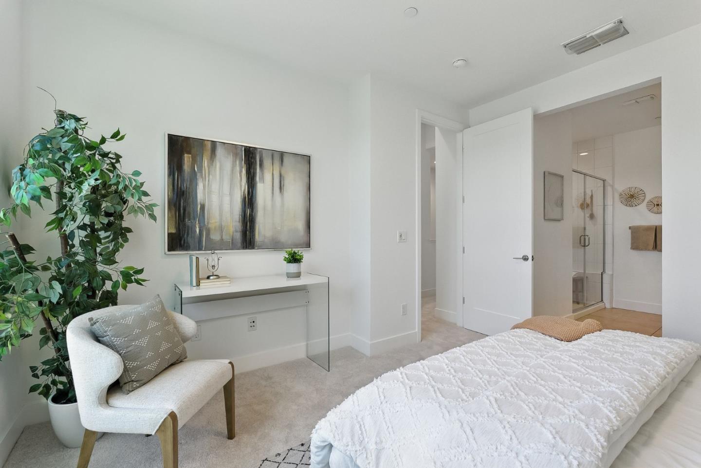 Detail Gallery Image 14 of 30 For 7997 Regional Cmn, Dublin,  CA 94568 - 2 Beds | 2/1 Baths