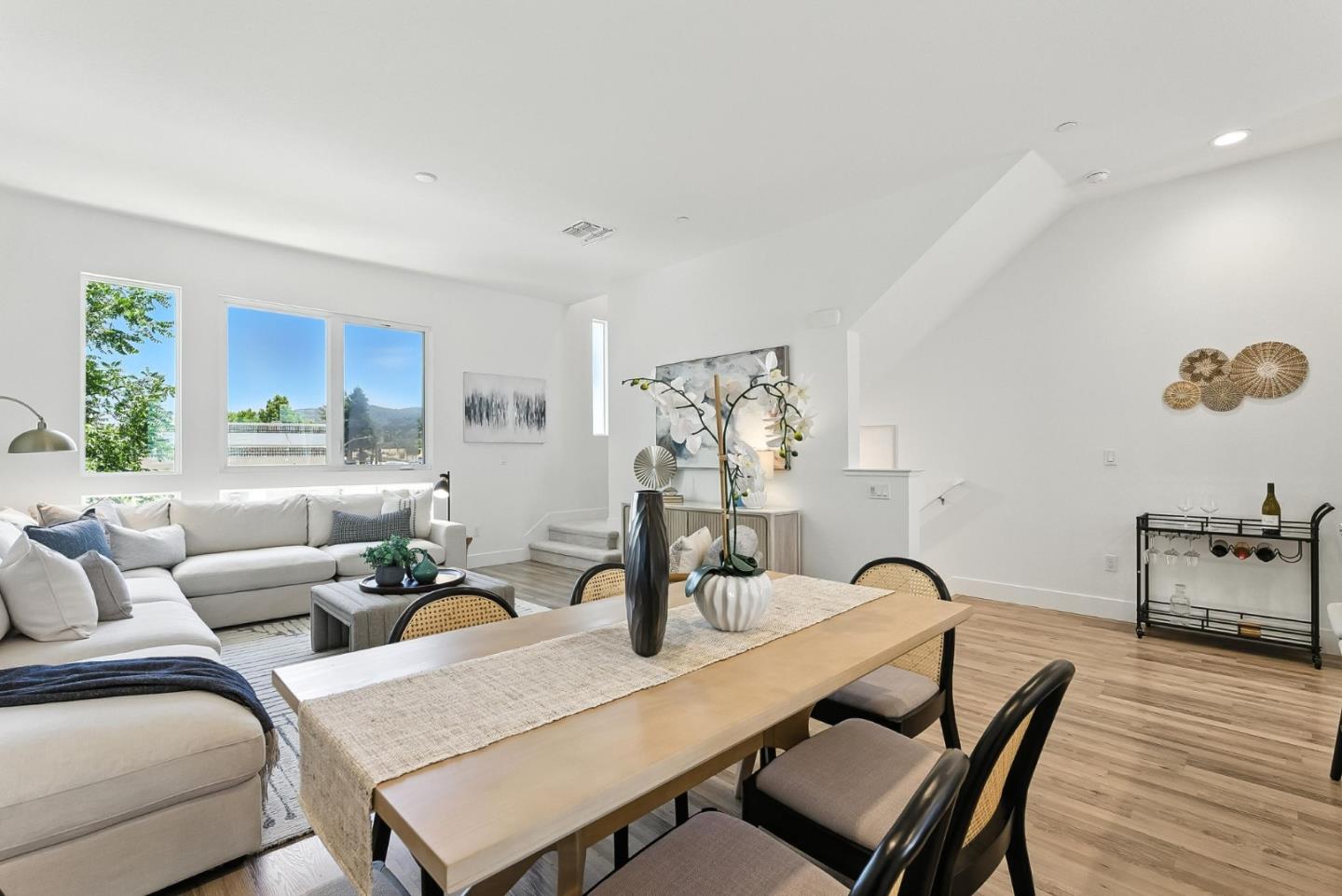 Detail Gallery Image 5 of 30 For 7997 Regional Cmn, Dublin,  CA 94568 - 2 Beds | 2/1 Baths