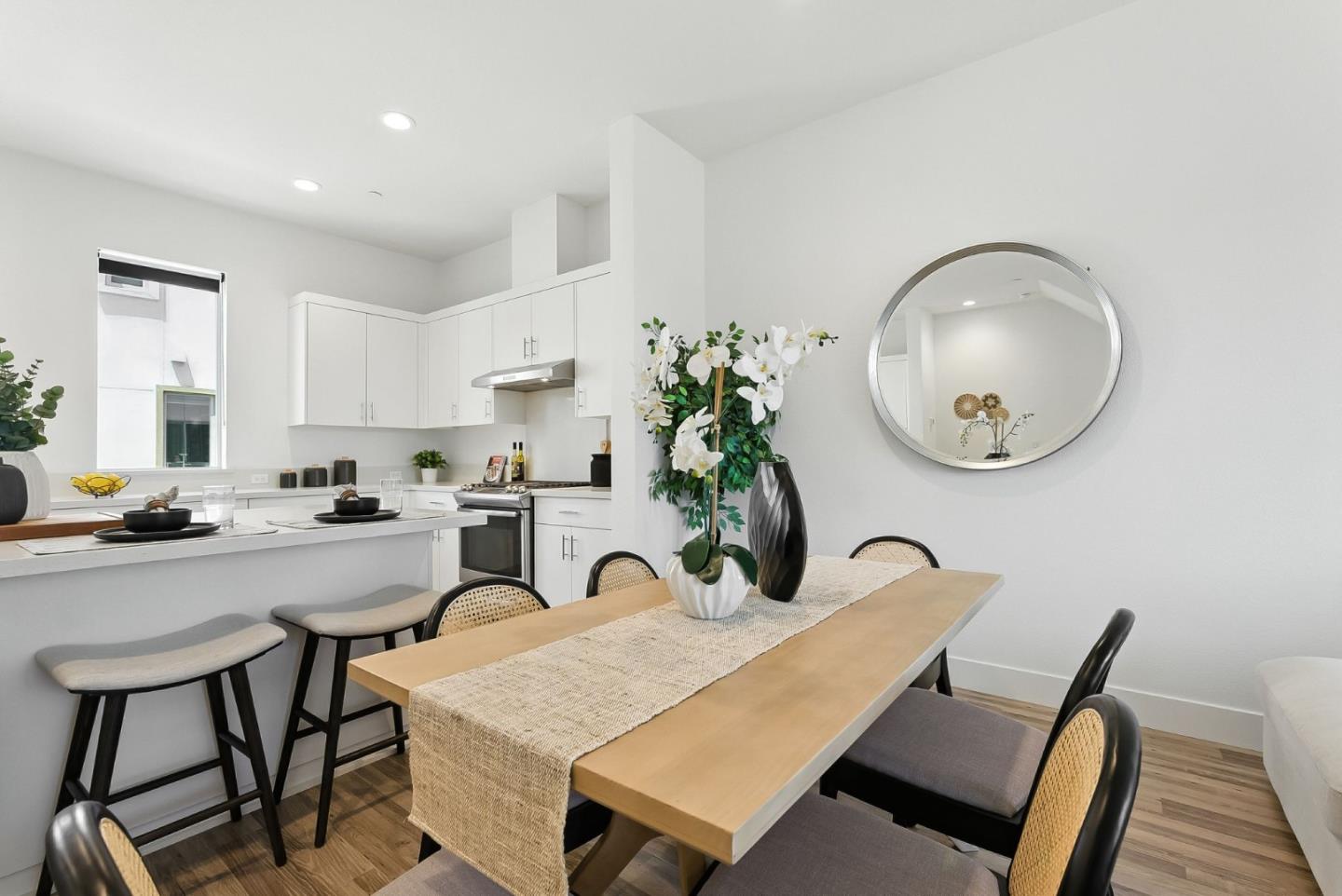Detail Gallery Image 6 of 30 For 7997 Regional Cmn, Dublin,  CA 94568 - 2 Beds | 2/1 Baths
