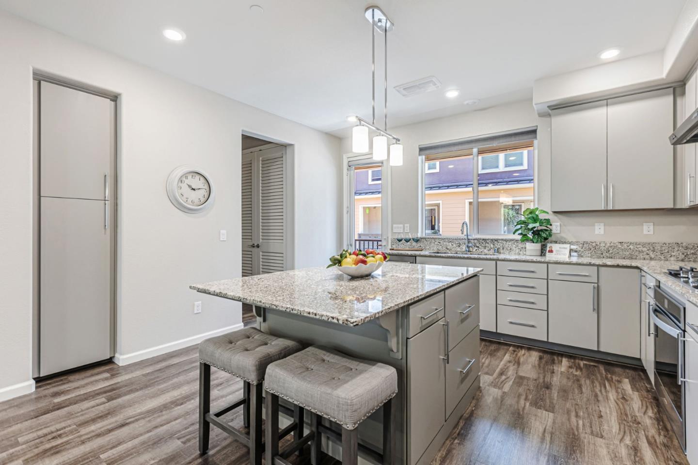 Detail Gallery Image 10 of 46 For 1290 Milkweed St, Milpitas,  CA 95035 - 3 Beds | 3/1 Baths