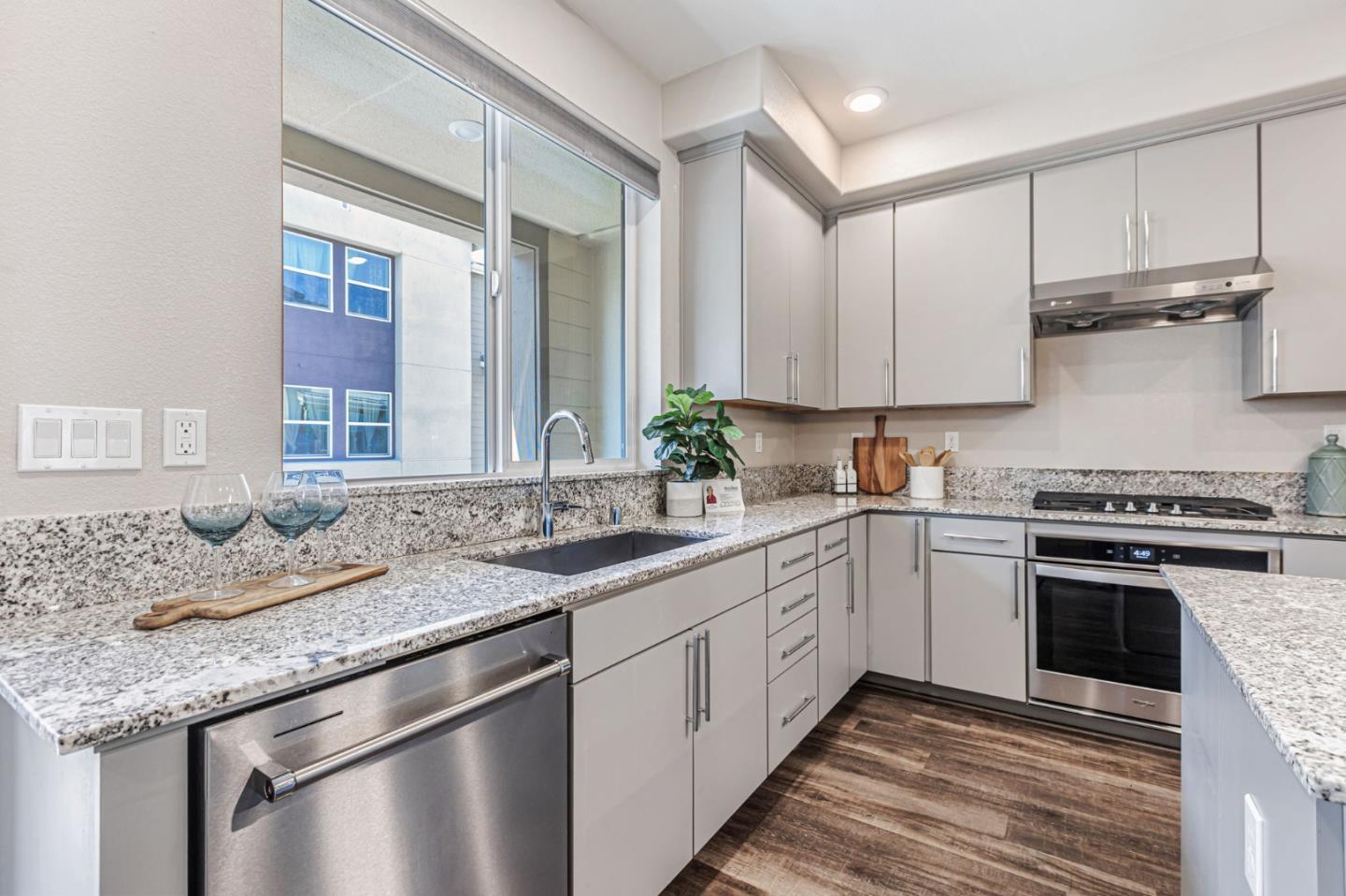 Detail Gallery Image 12 of 46 For 1290 Milkweed St, Milpitas,  CA 95035 - 3 Beds | 3/1 Baths
