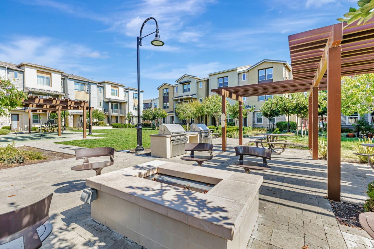Detail Gallery Image 39 of 46 For 1290 Milkweed St, Milpitas,  CA 95035 - 3 Beds | 3/1 Baths