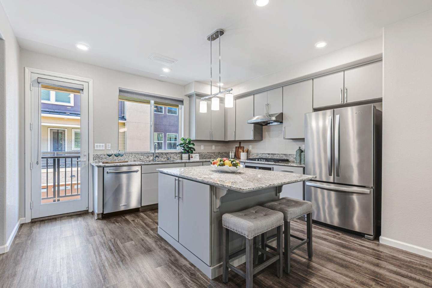 Detail Gallery Image 9 of 46 For 1290 Milkweed St, Milpitas,  CA 95035 - 3 Beds | 3/1 Baths