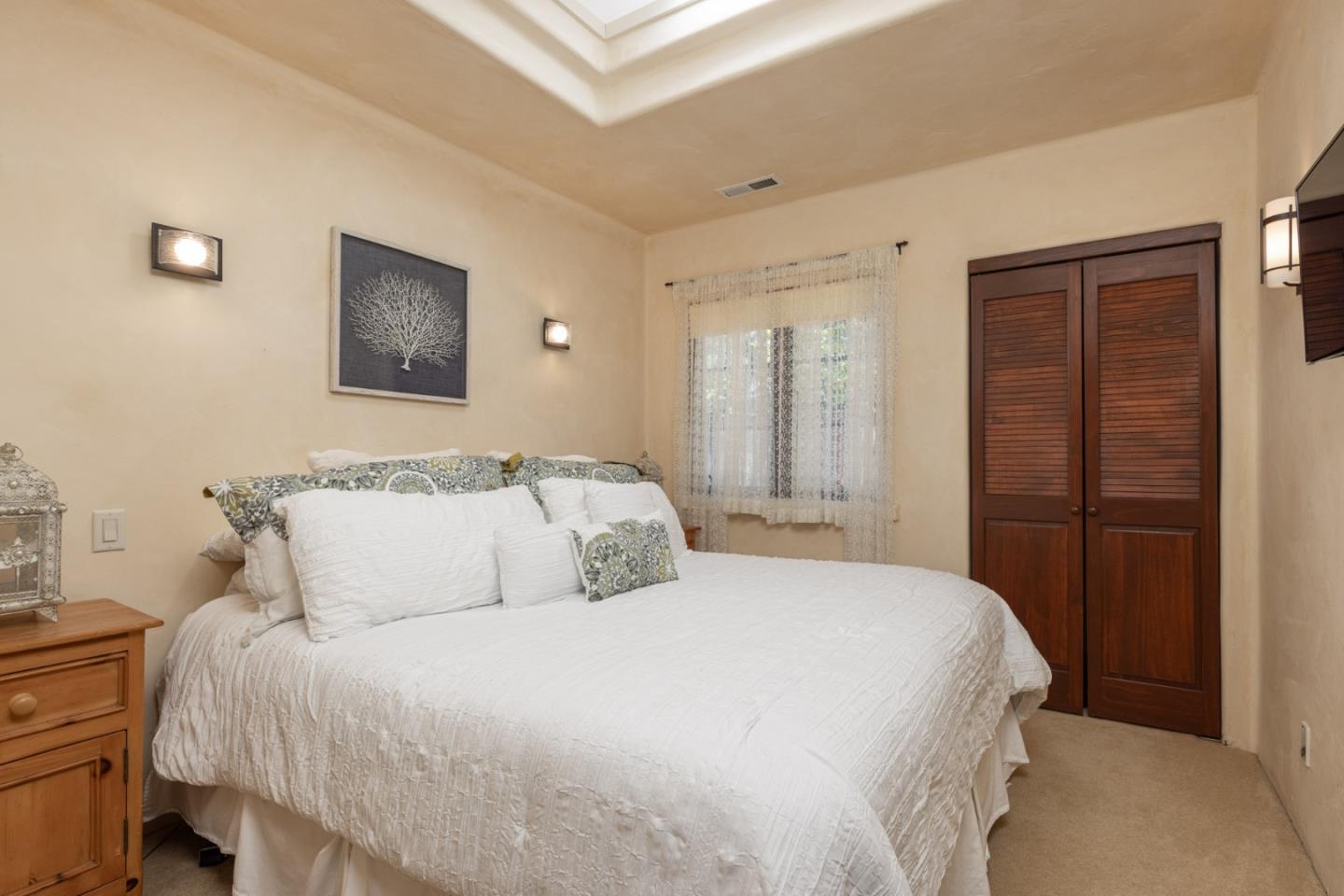 Detail Gallery Image 16 of 29 For 3093 Hacienda Dr, Pebble Beach,  CA 93953 - 4 Beds | 3 Baths