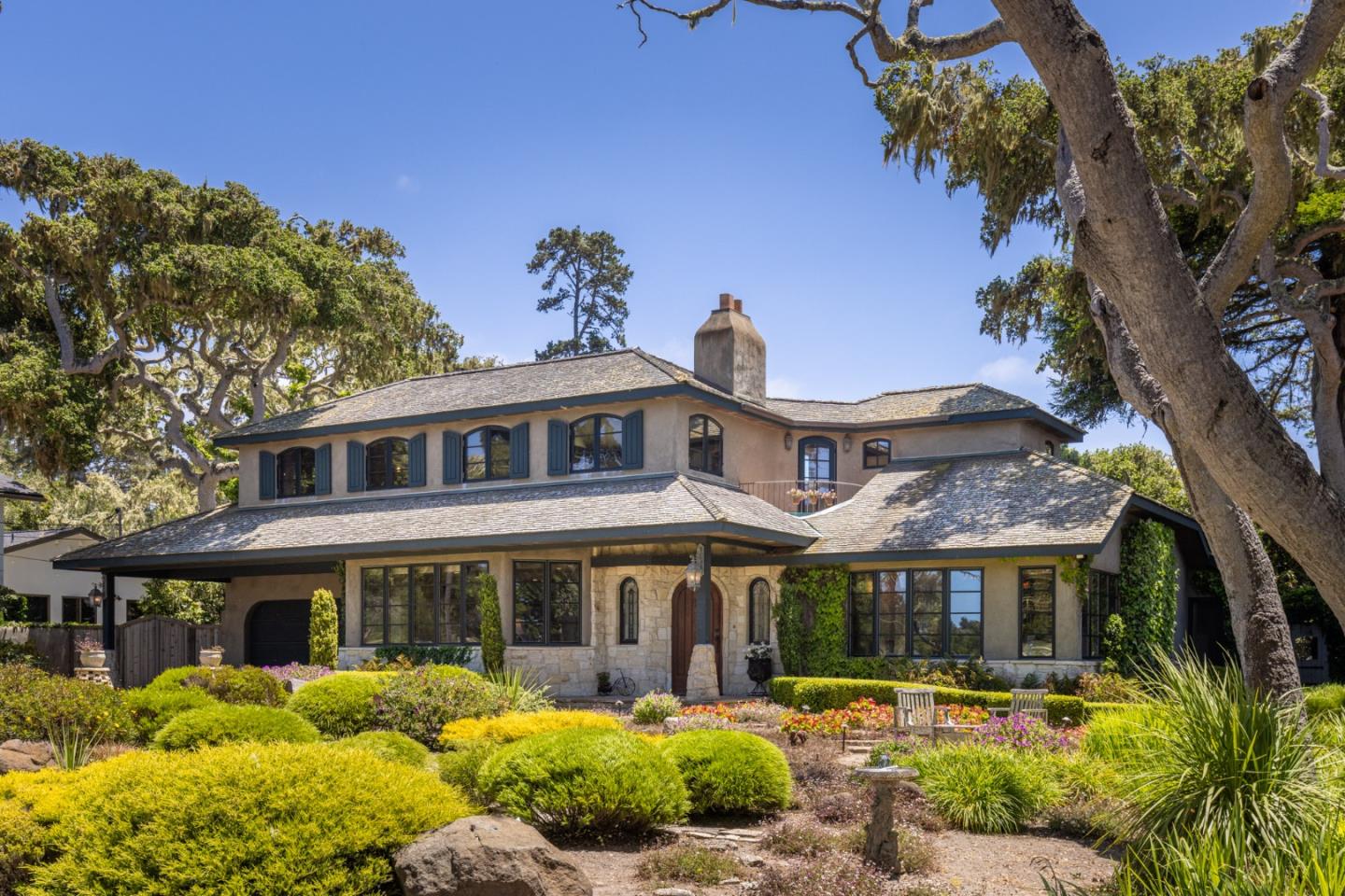 Detail Gallery Image 2 of 29 For 3093 Hacienda Dr, Pebble Beach,  CA 93953 - 4 Beds | 3 Baths