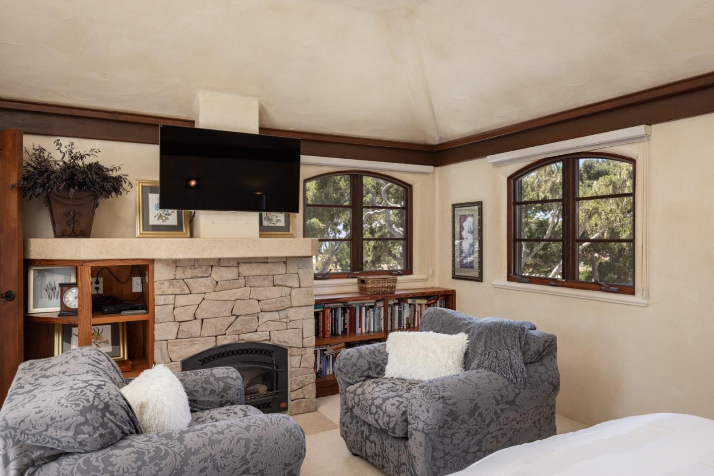 Detail Gallery Image 22 of 29 For 3093 Hacienda Dr, Pebble Beach,  CA 93953 - 4 Beds | 3 Baths