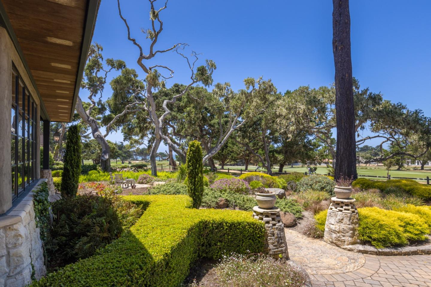 Detail Gallery Image 3 of 29 For 3093 Hacienda Dr, Pebble Beach,  CA 93953 - 4 Beds | 3 Baths