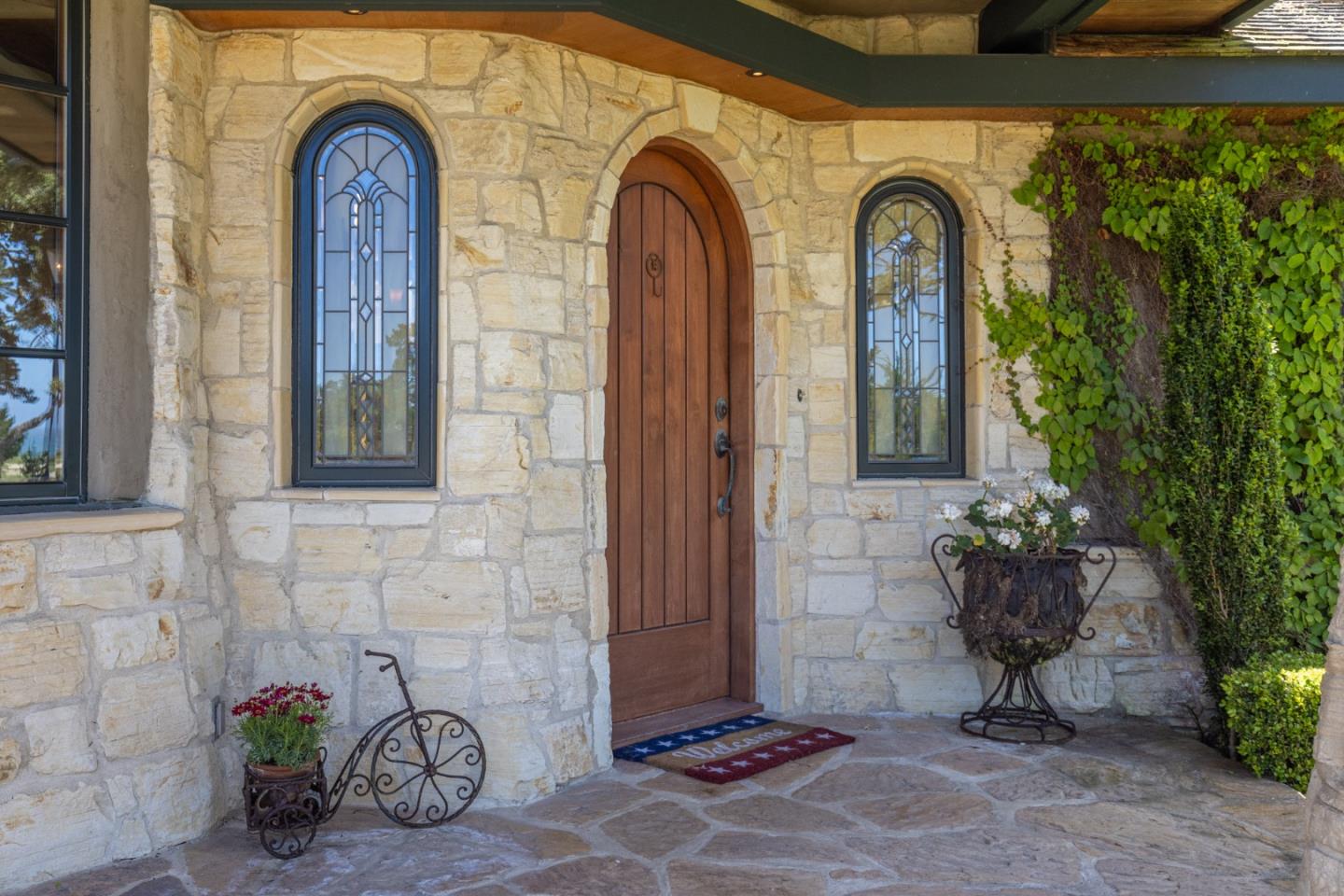 Detail Gallery Image 5 of 29 For 3093 Hacienda Dr, Pebble Beach,  CA 93953 - 4 Beds | 3 Baths