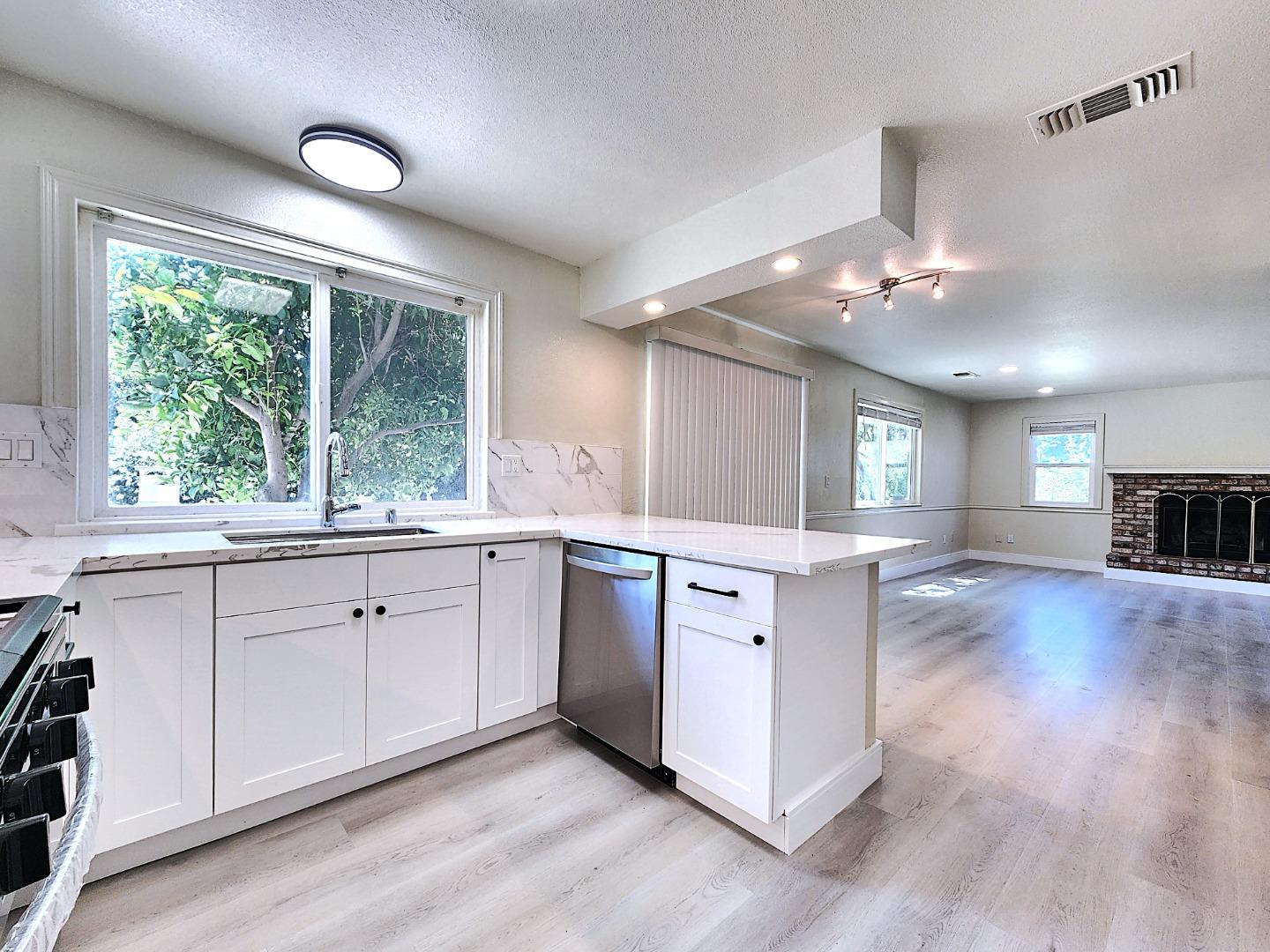 Detail Gallery Image 12 of 46 For 2160 Clipper Ship Dr, Fairfield,  CA 94534 - 4 Beds | 2/1 Baths